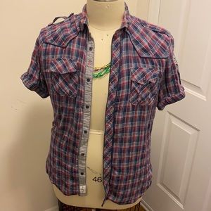Men’s Buffalo (David Bitton) short sleeve shirt. Plaid